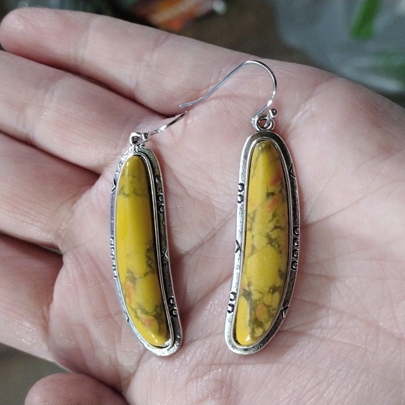 Beautiful earrings - Picture 4 of 5